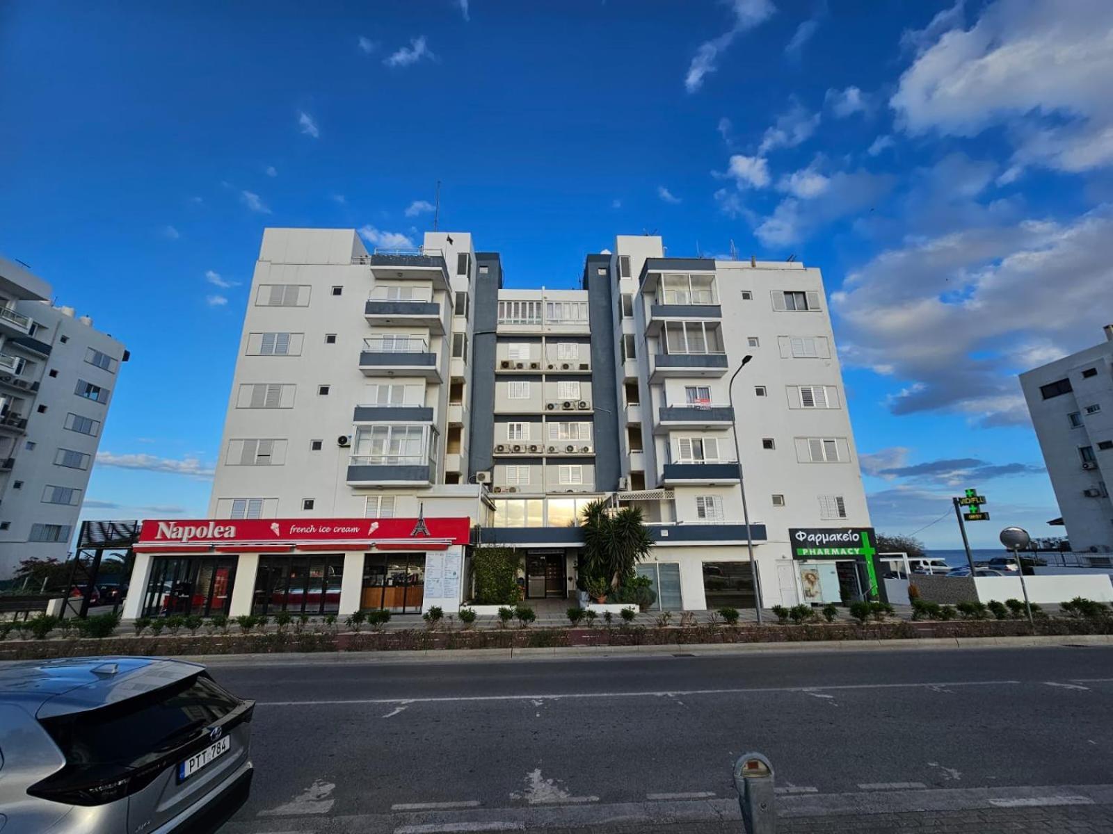 Makenzy Sandy Beachfront Paradise Larnaca Exterior photo