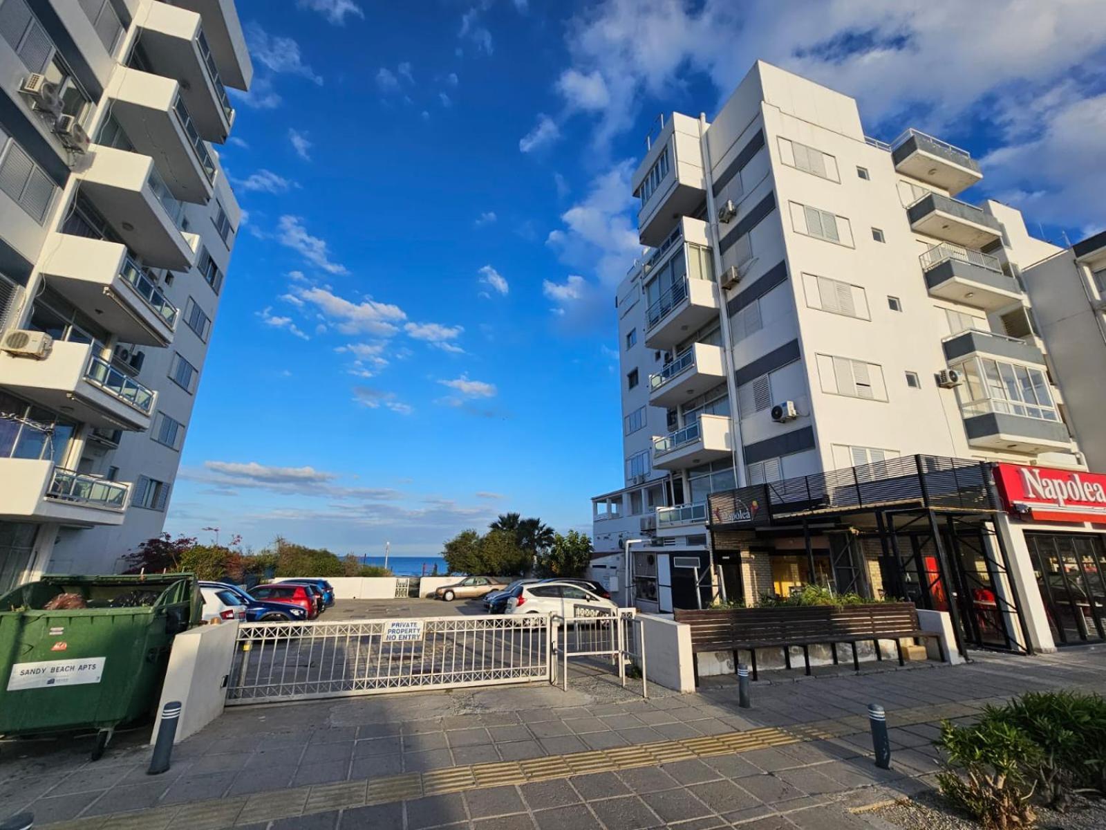 Makenzy Sandy Beachfront Paradise Larnaca Exterior photo