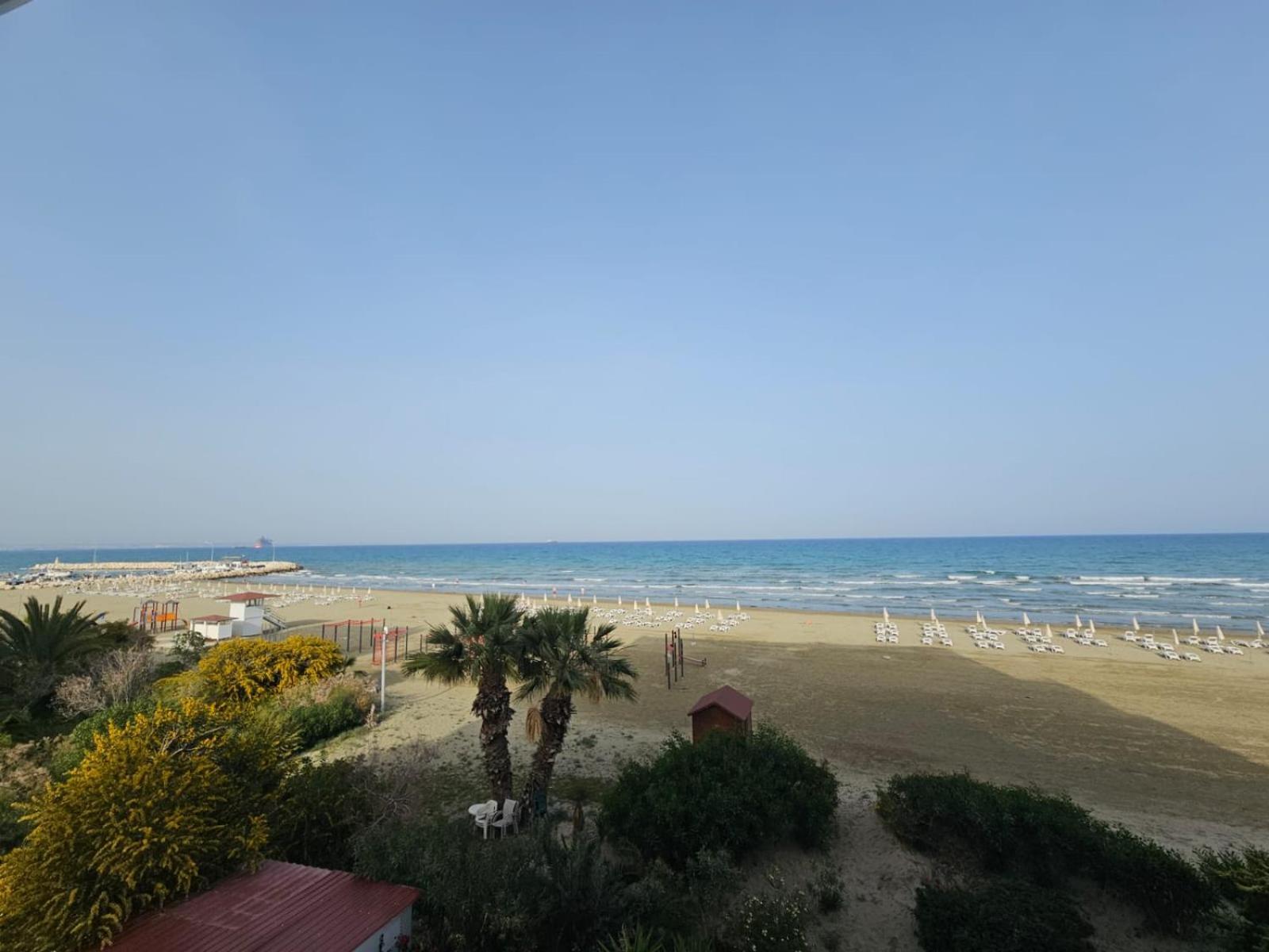 Makenzy Sandy Beachfront Paradise Larnaca Exterior photo