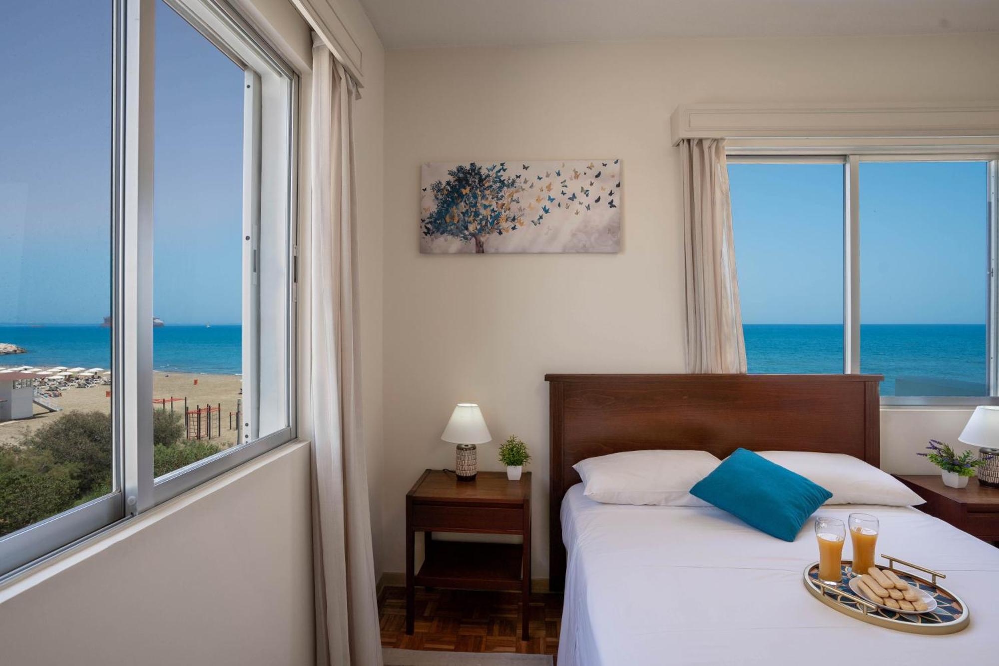 Makenzy Sandy Beachfront Paradise Larnaca Exterior photo