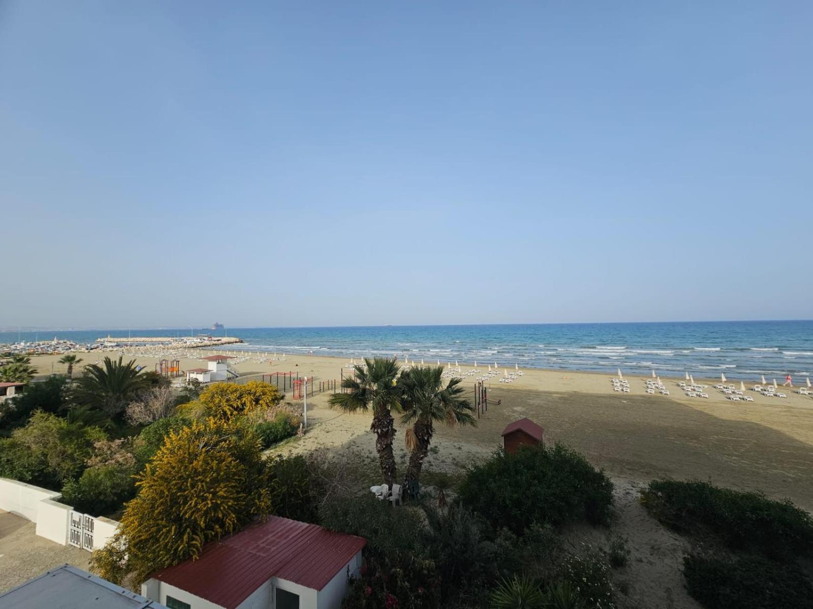 Makenzy Sandy Beachfront Paradise Larnaca Exterior photo
