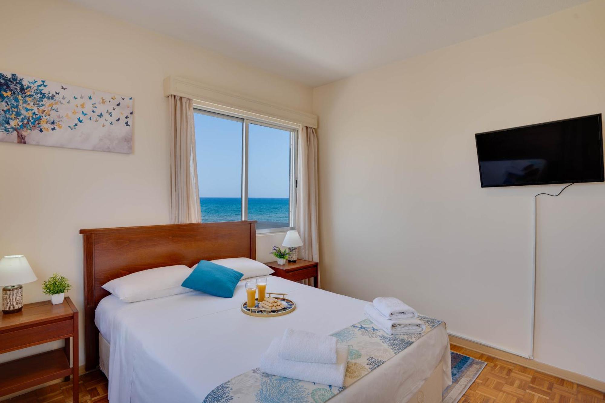 Makenzy Sandy Beachfront Paradise Larnaca Exterior photo
