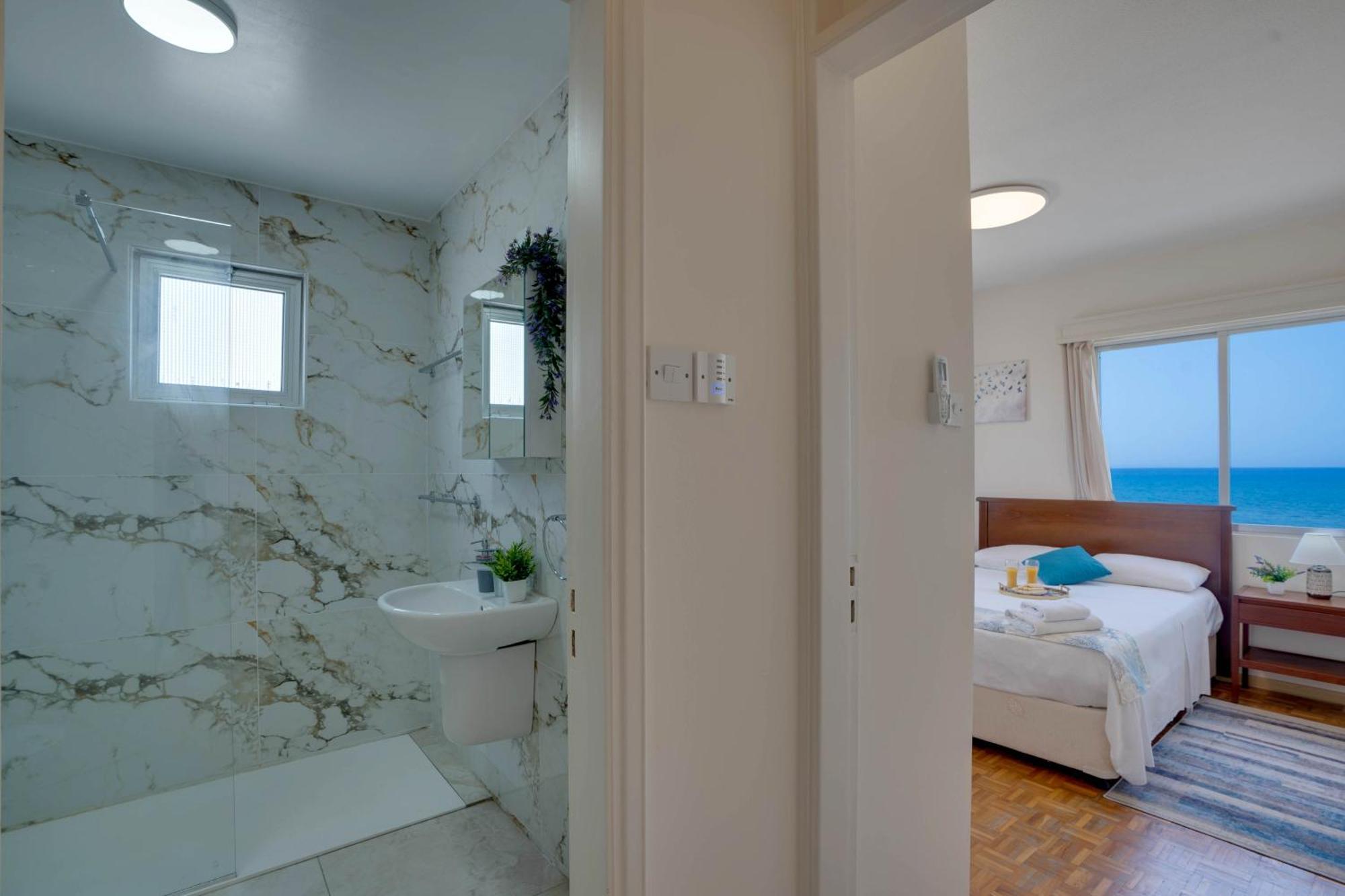 Makenzy Sandy Beachfront Paradise Larnaca Exterior photo